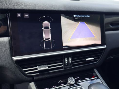 Certified 2021 Porsche Cayenne AWD/4WD image 19