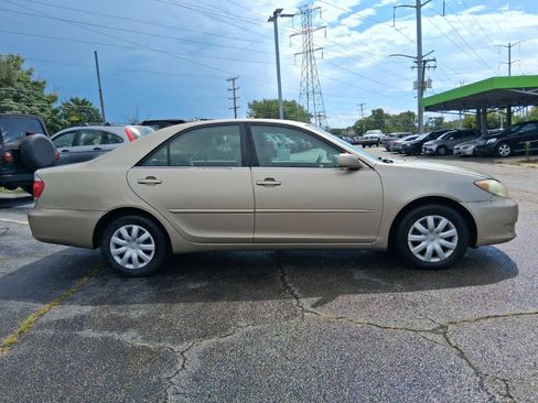 Used 2005 Toyota Camry LE FWD image 4