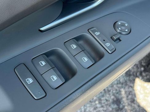 Certified 2023 Hyundai Elantra SEL FWD image 17