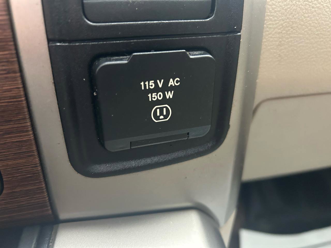 Used 2013 RAM 1500 Laramie w/ Convenience Group AWD/4WD image 24