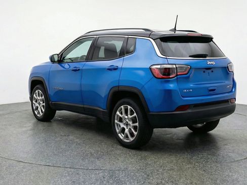 Used 2025 Jeep Compass Limited AWD/4WD image 6