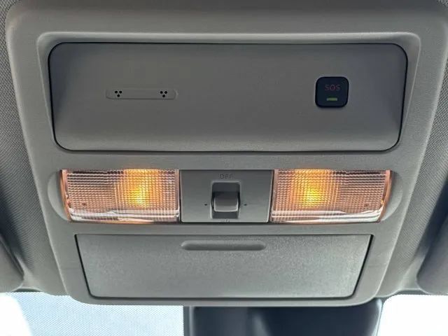 Certified 2025 Nissan Frontier SV w/ SV Convenience Package RWD image 18