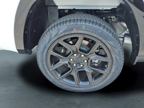 New 2026 RAM 1500 Laramie AWD/4WD image 10