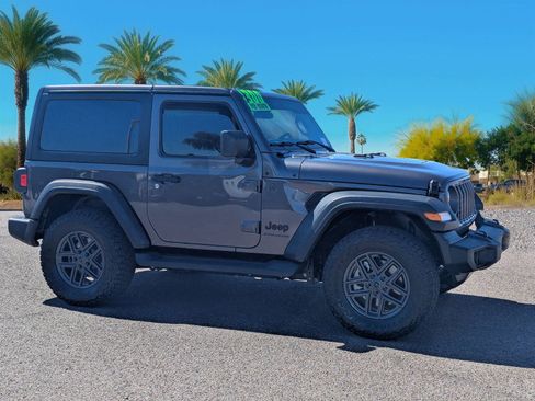 Used 2025 Jeep Wrangler Sport image 7