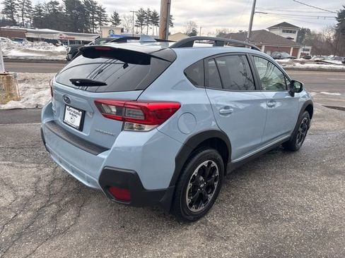 Used 2023 Subaru Crosstrek 2.0i Premium image 3