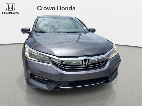 Used 2017 Honda Accord Touring image 6