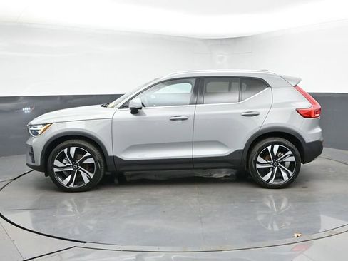 Used 2024 Volvo XC40 B5 Plus w/ Climate Package AWD/4WD image 6