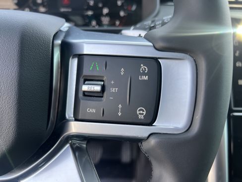 Certified 2025 Land Rover Discovery S AWD/4WD image 24