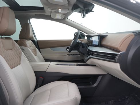 Used 2025 Nissan Murano Platinum w/ Cargo Package image 11