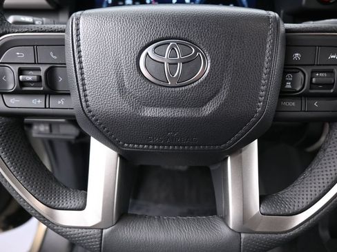 Used 2025 Toyota Tacoma TRD Off-Road w/ TRD Off Road Premium Package AWD/4WD image 38