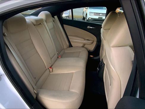 Used 2011 Dodge Charger SE image 18