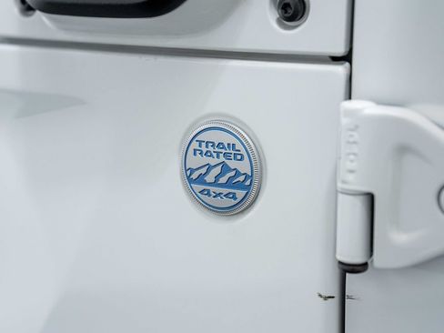 Used 2023 Jeep Wrangler Unlimited Sahara w/ Cold Weather Group AWD/4WD image 13