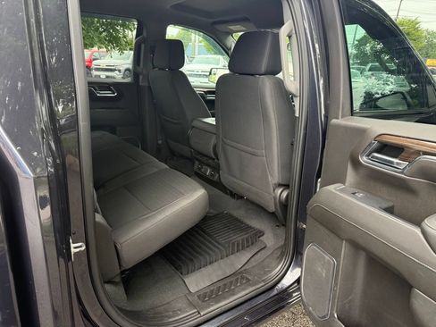 Used 2022 Chevrolet Silverado 1500 LT AWD/4WD image 14