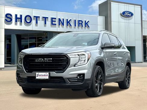 Used 2024 GMC Terrain SLT w/ Tech Package AWD/4WD image 3
