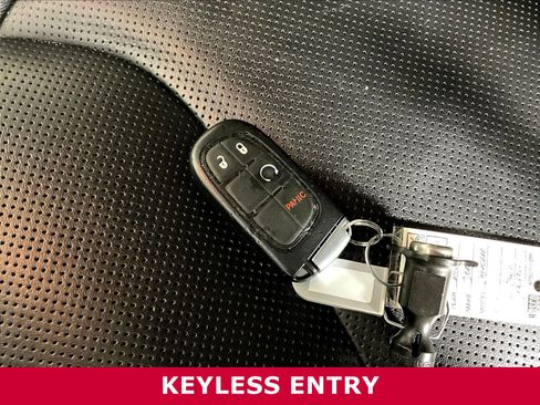 Used 2022 Jeep Cherokee Latitude Lux FWD image 30