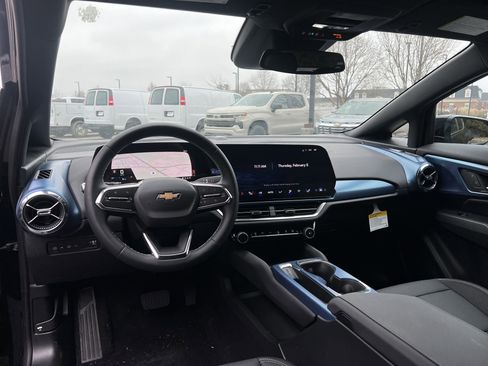 New 2026 Chevrolet Equinox EV LT AWD/4WD image 32