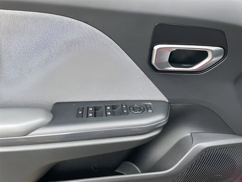 Used 2025 Kia K4 EX image 23