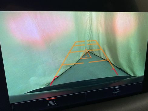 Used 2024 GMC Yukon XL SLT image 19