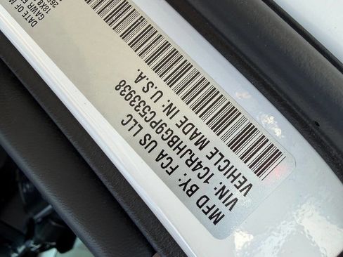 Used 2023 Jeep Grand Cherokee Limited image 19