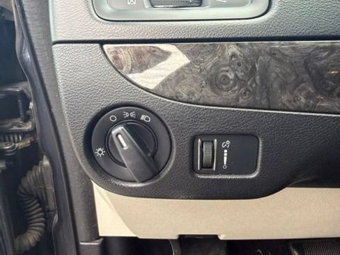Used 2014 Dodge Grand Caravan SXT FWD image 17