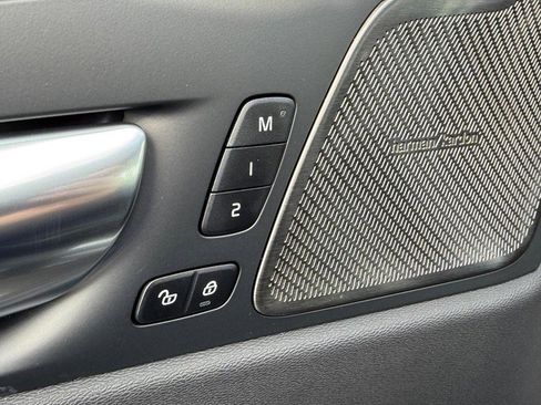 New 2026 Volvo XC60 B5 Ultra w/ Protection Package Premier image 9