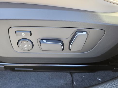 New 2025 BMW X3 xDrive30i w/ Premium Package image 9