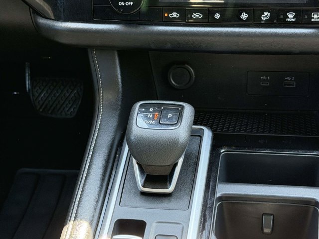 Used 2025 Nissan Pathfinder SV FWD image 22
