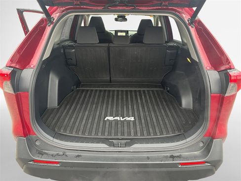 Used 2019 Toyota RAV4 XLE image 25