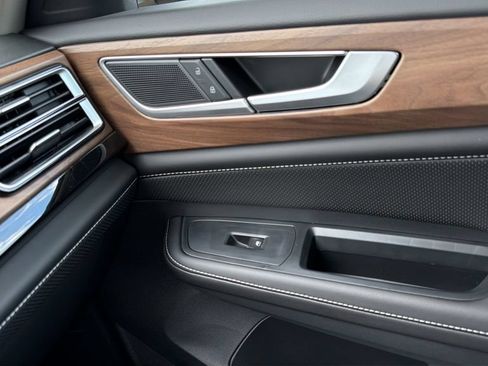 New 2026 Volkswagen Atlas SE FWD image 13