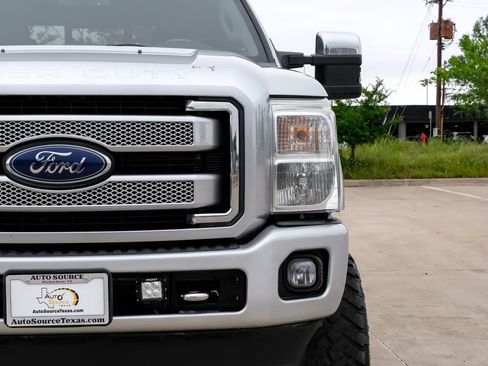 Used 2016 Ford F250 Platinum w/ FX4 Off-Road Package AWD/4WD image 47