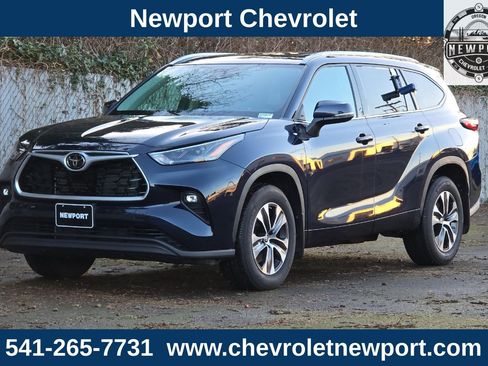 Used 2022 Toyota Highlander XLE image 9