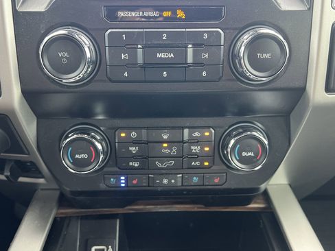 Used 2020 Ford F150 Lariat image 11