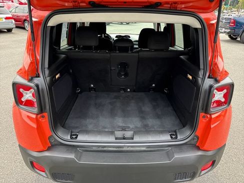 Used 2015 Jeep Renegade Latitude w/ Popular Equipment Group FWD image 12