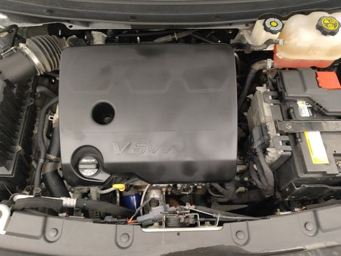 Used 2021 Chevrolet Traverse LS FWD image 30