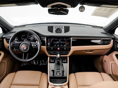 Used 2025 Porsche Macan image 23