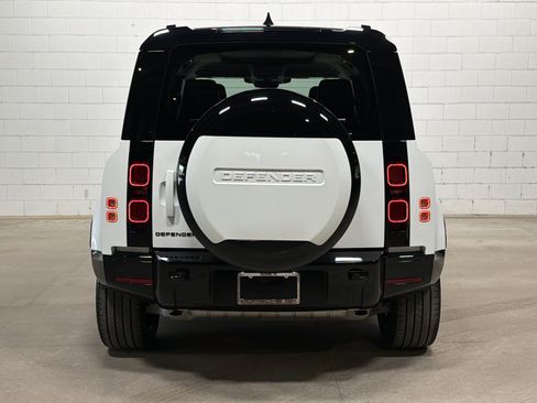Used 2024 Land Rover Defender 110 X-Dynamic SE AWD/4WD image 8