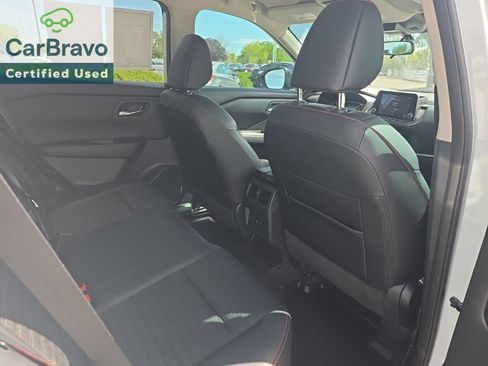 Used 2025 Nissan Rogue SV AWD/4WD image 29