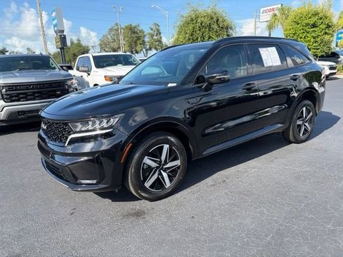 Used 2023 Kia Sorento S w/ Panoramic Sunroof Package FWD image 3