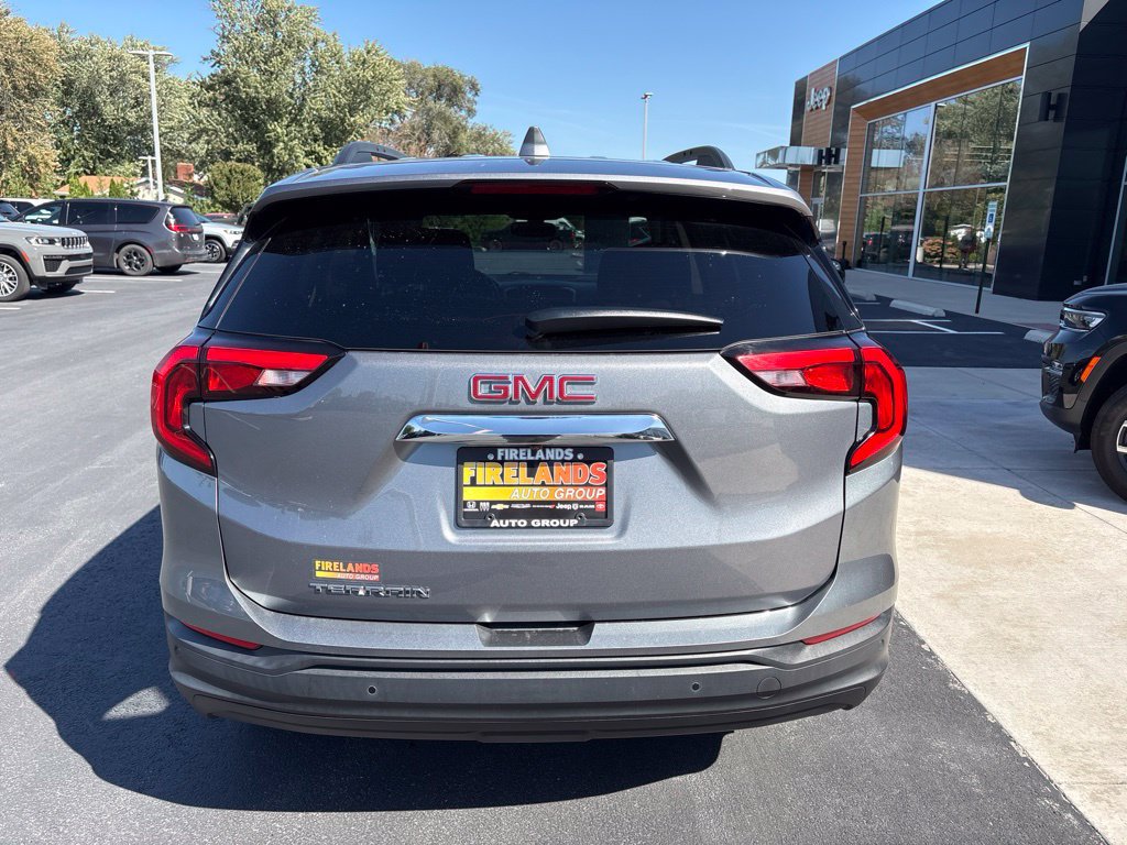 Used 2019 GMC Terrain SLE w/ Driver Convenience Package FWD image 4