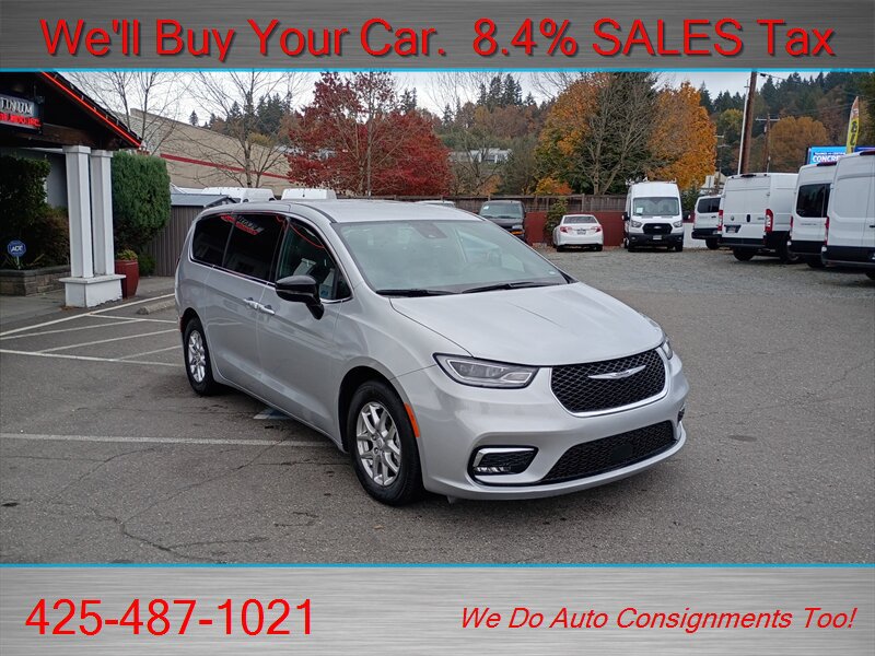Used 2026 Chrysler Pacifica Select FWD image 3
