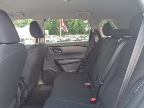Used 2024 Nissan Rogue S FWD image 7