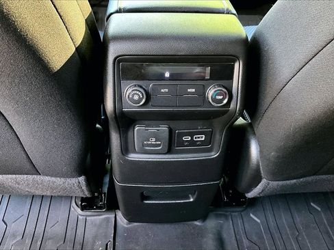 Used 2023 GMC Acadia SLE w/ Driver Convenience Package AWD/4WD image 15