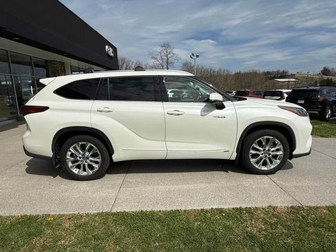 Used 2021 Toyota Highlander Limited image 22