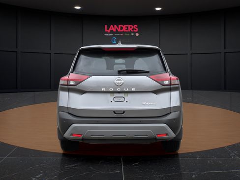 Used 2023 Nissan Rogue SV AWD/4WD image 3