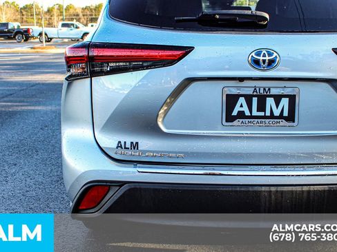 Used 2021 Toyota Highlander XLE image 13