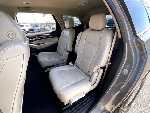 Used 2019 Buick Enclave Premium image 19