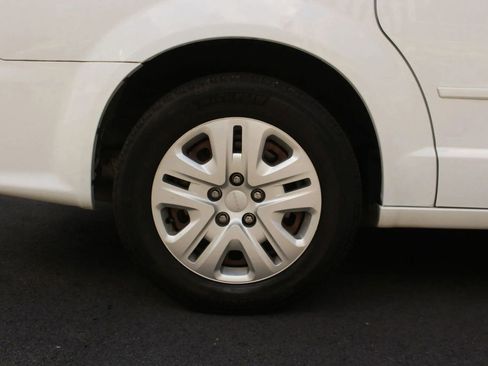 Used 2016 Dodge Grand Caravan SE w/ Quick Order Package 29E SE FWD image 8