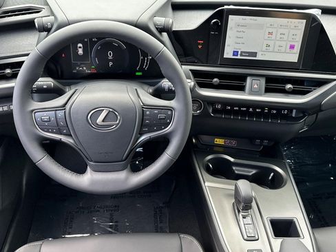 New 2026 Lexus UX 300h FWD image 25