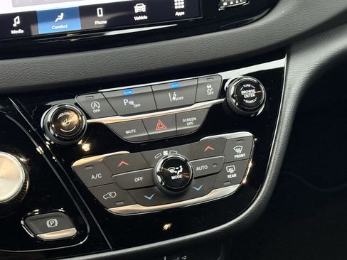 New 2026 Chrysler Voyager LX image 14