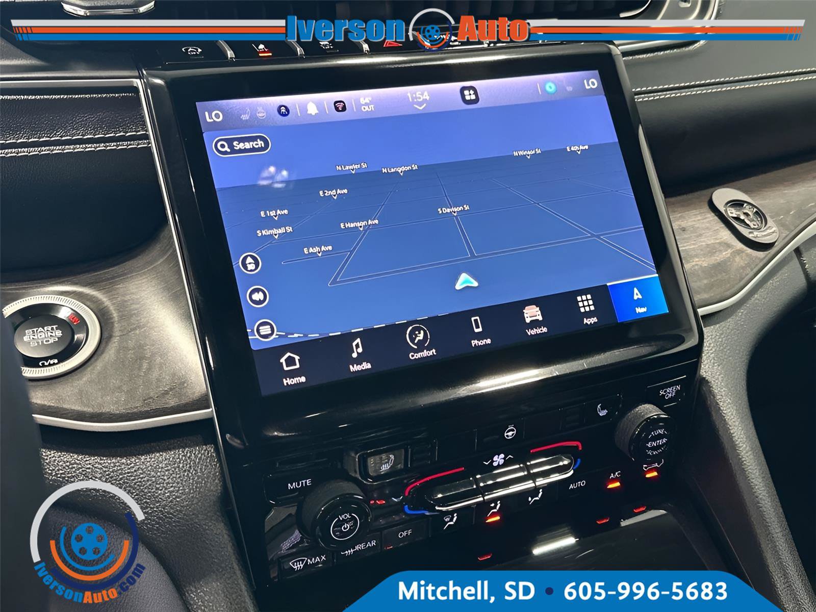 Used 2024 Jeep Grand Cherokee Limited AWD/4WD image 25